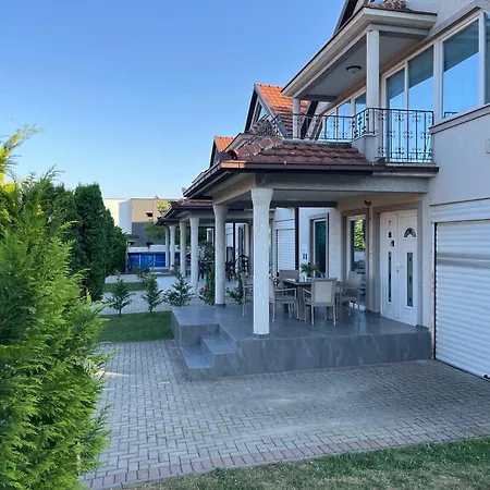 Vizbeg Villa Üsküp