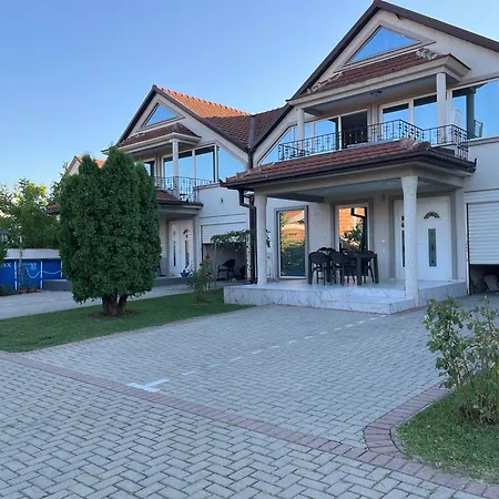 Vizbeg Villa Üsküp